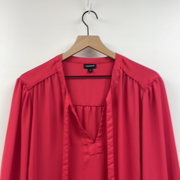 Torrid Georgette 3/4 Sleeve Split V-Neck Chiffon Blouse Minimalist Coral Red 3X - Picture 2 of 8